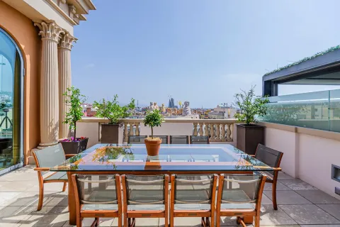 4 bedrooms apartment for sale in Barcelona, Catalonia, Spain № 1745