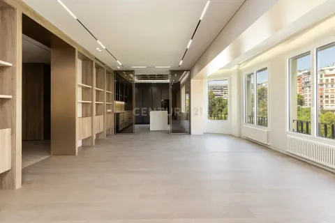 Купить квартиру в Барселона, Испания с 5 спален, 455м², № 9048 - фото 2