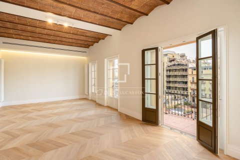 3 bedrooms penthouse for sale in Barcelona, Catalonia, Spain № 8654