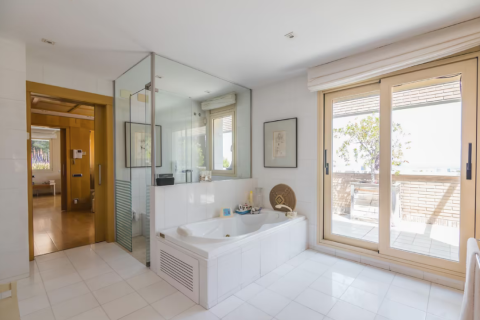 2 bedrooms apartment for sale in Eixample, Barcelona, Catalonia, Spain № 1223 - photo 21