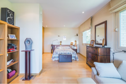 2 bedrooms apartment for sale in Eixample, Barcelona, Catalonia, Spain № 1223 - photo 27