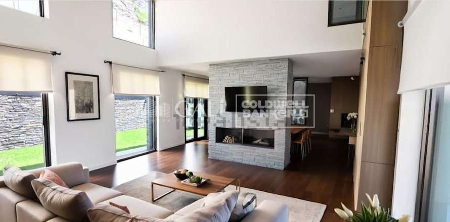 Сasa de 4 dormitorios en venta en Principado De Andorra (Ninguna Poblacion Tiene C.P.), Lérida, Cataluña, Spain № 5641