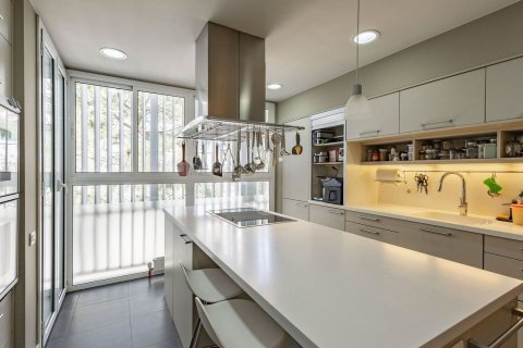 5 bedrooms apartment for sale in Barcelona, Catalonia, Spain № 8910 - photo 9