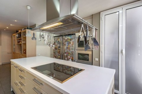 5 bedrooms apartment for sale in Barcelona, Catalonia, Spain № 8910 - photo 11