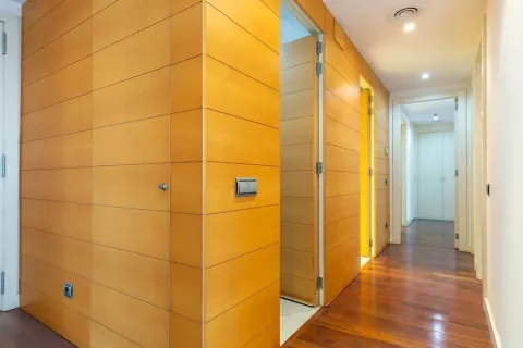 3 bedrooms apartment for sale in Barcelona, Catalonia, Spain № 1723 - photo 23