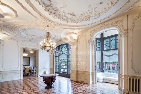 5 bedrooms apartment for sale in Barcelona, Catalonia, Spain № 6034