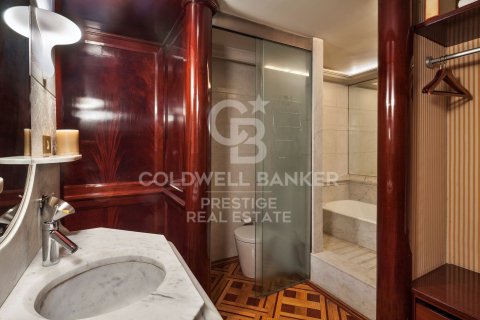 5 bedrooms apartment for sale in Barcelona, Catalonia, Spain № 6034 - photo 24