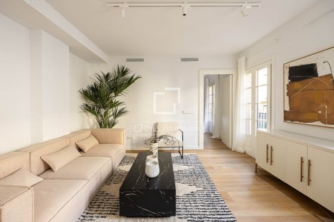 3 bedrooms apartment for sale in Barcelona, Catalonia, Spain № 4238 - photo 4