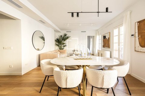 3 bedrooms apartment for sale in Barcelona, Catalonia, Spain № 4238