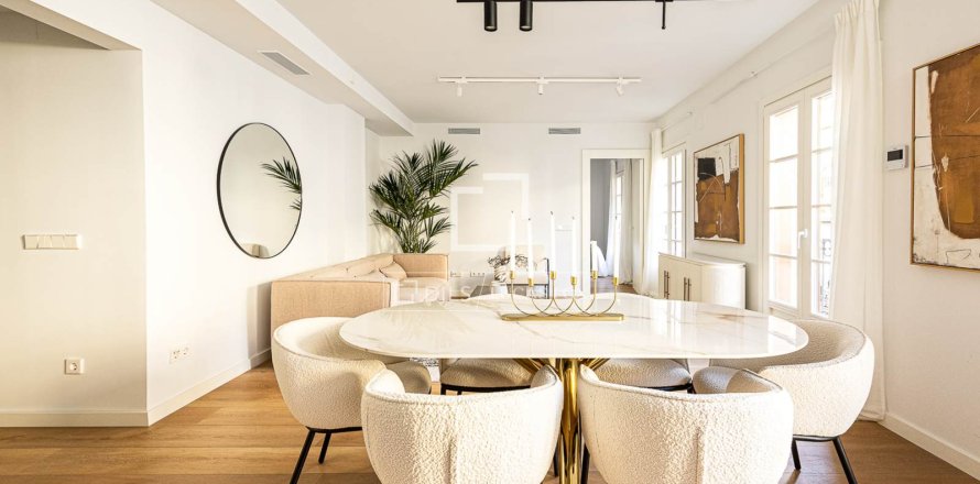 3 bedrooms apartment for sale in Barcelona, Catalonia, Spain № 4238