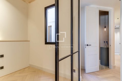 3 bedrooms apartment for sale in Barcelona, Catalonia, Spain № 4242 - photo 8
