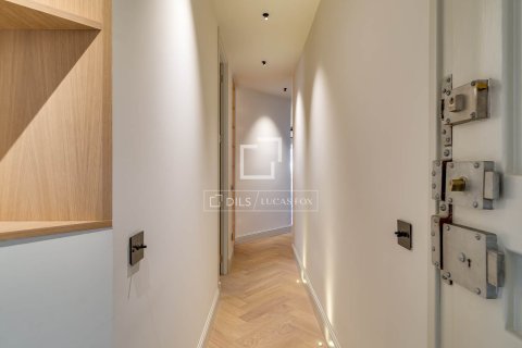 3 bedrooms apartment for sale in Barcelona, Catalonia, Spain № 4242 - photo 12