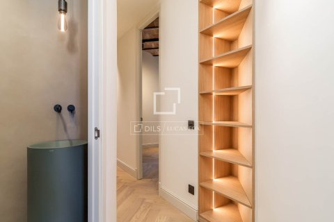 3 bedrooms apartment for sale in Barcelona, Catalonia, Spain № 4242 - photo 10