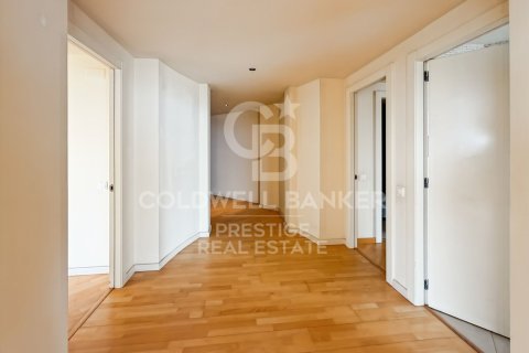 4 bedrooms apartment for sale in Barcelona, Catalonia, Spain № 7792 - photo 23