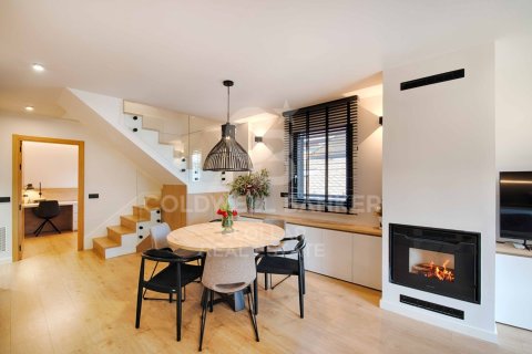 Apartamento de 3 dormitorios en venta en Gerona, Cataluña, Spain № 7793 - foto 19