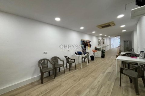 260 m² commercial property à vendre à Eixample, Barcelona, Catalonia, Spain № 2509