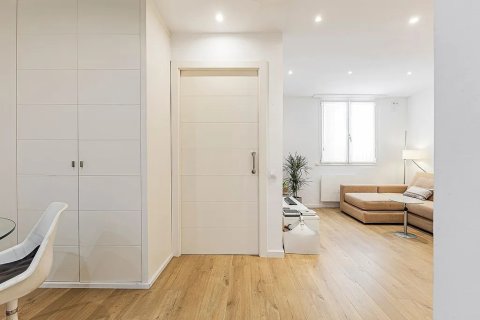2 bedrooms apartment for sale in Barcelona, Catalonia, Spain № 1780 - photo 19