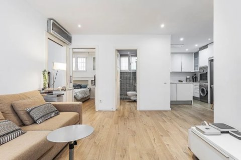 2 bedrooms apartment for sale in Barcelona, Catalonia, Spain № 1780 - photo 13