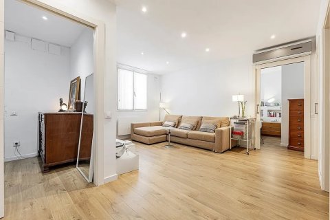2 bedrooms apartment for sale in Barcelona, Catalonia, Spain № 1780 - photo 11