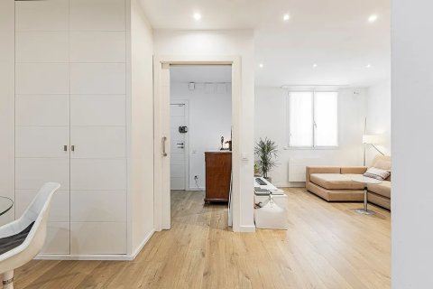 2 bedrooms apartment for sale in Barcelona, Catalonia, Spain № 1780 - photo 18