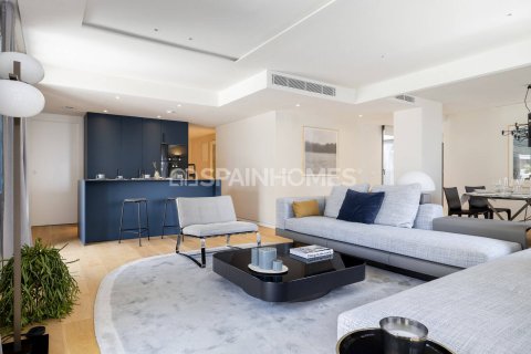 Купить квартиру в Барселона, Испания с 5 комнат, 268м², № 1775 - фото 8