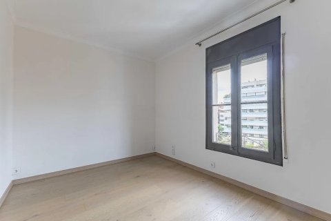 4 bedrooms apartment for sale in Barcelona, Catalonia, Spain № 1779 - photo 5
