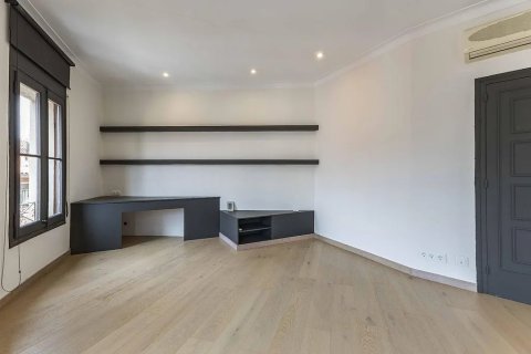 4 bedrooms apartment for sale in Barcelona, Catalonia, Spain № 1779 - photo 12