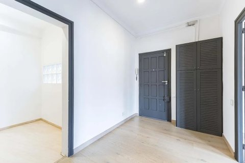 4 bedrooms apartment for sale in Barcelona, Catalonia, Spain № 1779 - photo 2