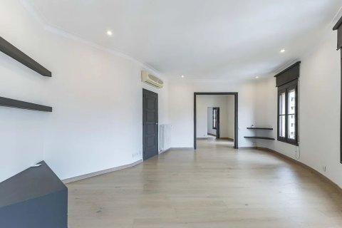 4 bedrooms apartment for sale in Barcelona, Catalonia, Spain № 1779 - photo 11