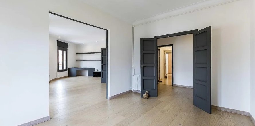 4 bedrooms apartment for sale in Barcelona, Catalonia, Spain № 1779