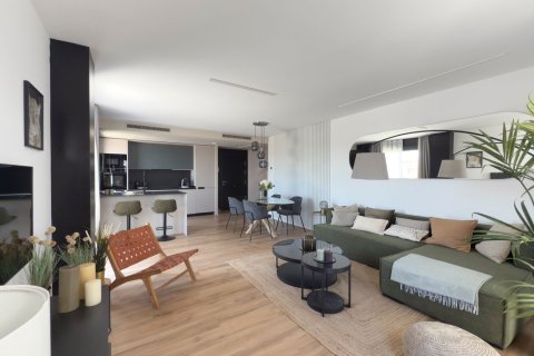 Apartamento de 3 dormitorios en venta en Sant Boi de Llobregat, Barcelona, Cataluña, Spain № 6243 - foto 8