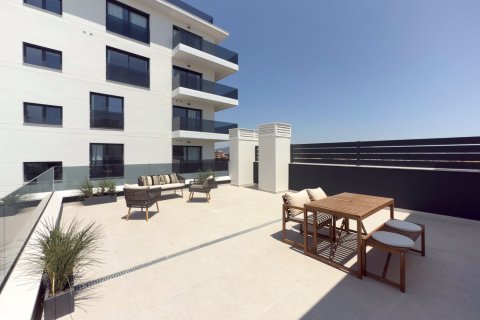 Apartamento de 3 dormitorios en venta en Sant Boi de Llobregat, Barcelona, Cataluña, Spain № 6243 - foto 16