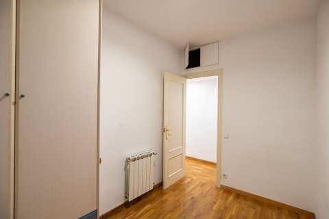 Apartamento de 3 dormitorios en venta en Barcelona, Cataluña, Spain № 6245 - foto 16