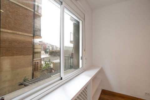 Apartamento de 3 dormitorios en venta en Barcelona, Cataluña, Spain № 6245 - foto 4