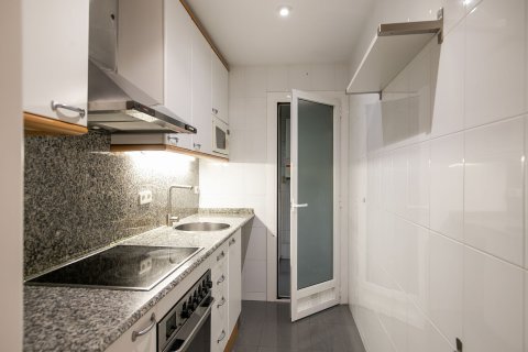 Apartamento de 3 dormitorios en venta en Barcelona, Cataluña, Spain № 6245 - foto 21