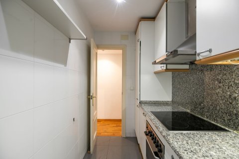 Apartamento de 3 dormitorios en venta en Barcelona, Cataluña, Spain № 6245 - foto 22