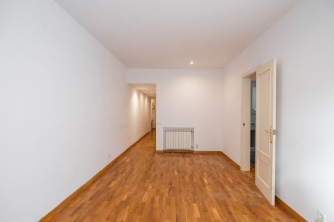 Apartamento de 3 dormitorios en venta en Barcelona, Cataluña, Spain № 6245 - foto 6