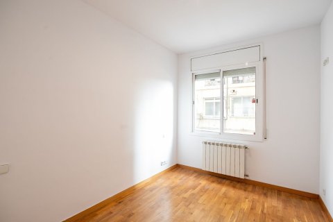 Apartamento de 3 dormitorios en venta en Barcelona, Cataluña, Spain № 6245 - foto 9
