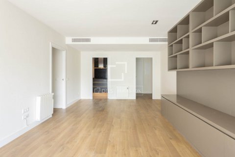 Купить квартиру в Барселона, Испания с 3 спальни, 103м², № 8545 - фото 12