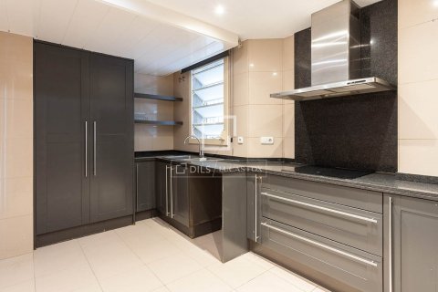 Купить квартиру в Барселона, Испания с 3 спальни, 103м², № 8545 - фото 14