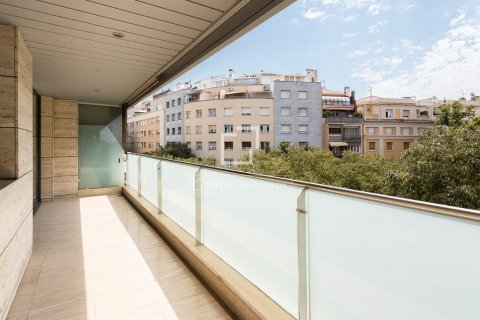 Купить квартиру в Барселона, Испания с 3 спальни, 103м², № 8545 - фото 8