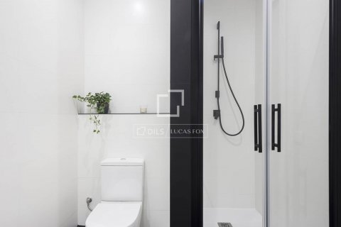 2 bedrooms apartment for sale in Barcelona, Catalonia, Spain № 8549 - photo 14