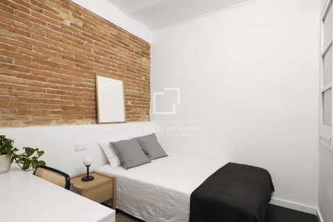 2 bedrooms apartment for sale in Barcelona, Catalonia, Spain № 8549 - photo 11