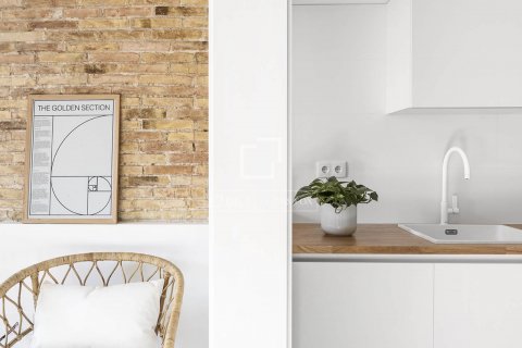 2 bedrooms apartment for sale in Barcelona, Catalonia, Spain № 8549 - photo 3