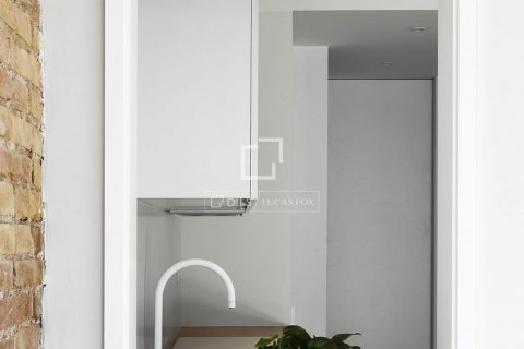 2 bedrooms apartment for sale in Barcelona, Catalonia, Spain № 8549 - photo 15