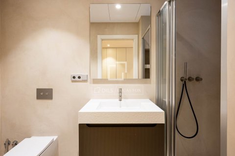 Apartamento de 4 dormitorios en venta en Barcelona, Cataluña, Spain № 8550 - foto 20