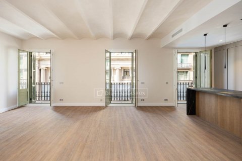 4 bedrooms apartment for sale in Barcelona, Catalonia, Spain № 8550