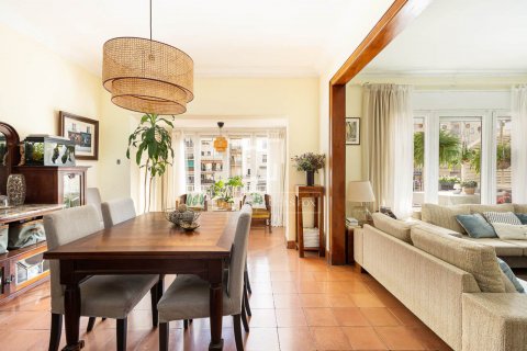 5 bedrooms apartment for sale in Barcelona, Catalonia, Spain № 8798 - photo 2