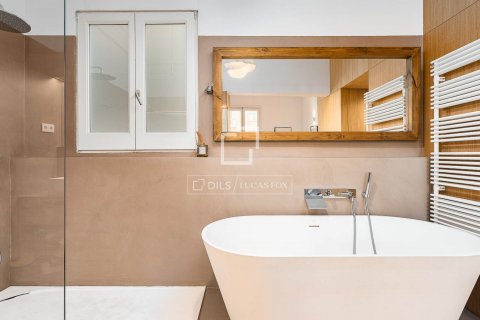 4 bedrooms apartment for sale in Barcelona, Catalonia, Spain № 8796 - photo 22
