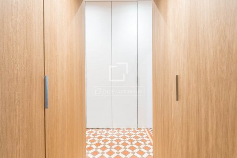 4 bedrooms apartment for sale in Barcelona, Catalonia, Spain № 8796 - photo 15